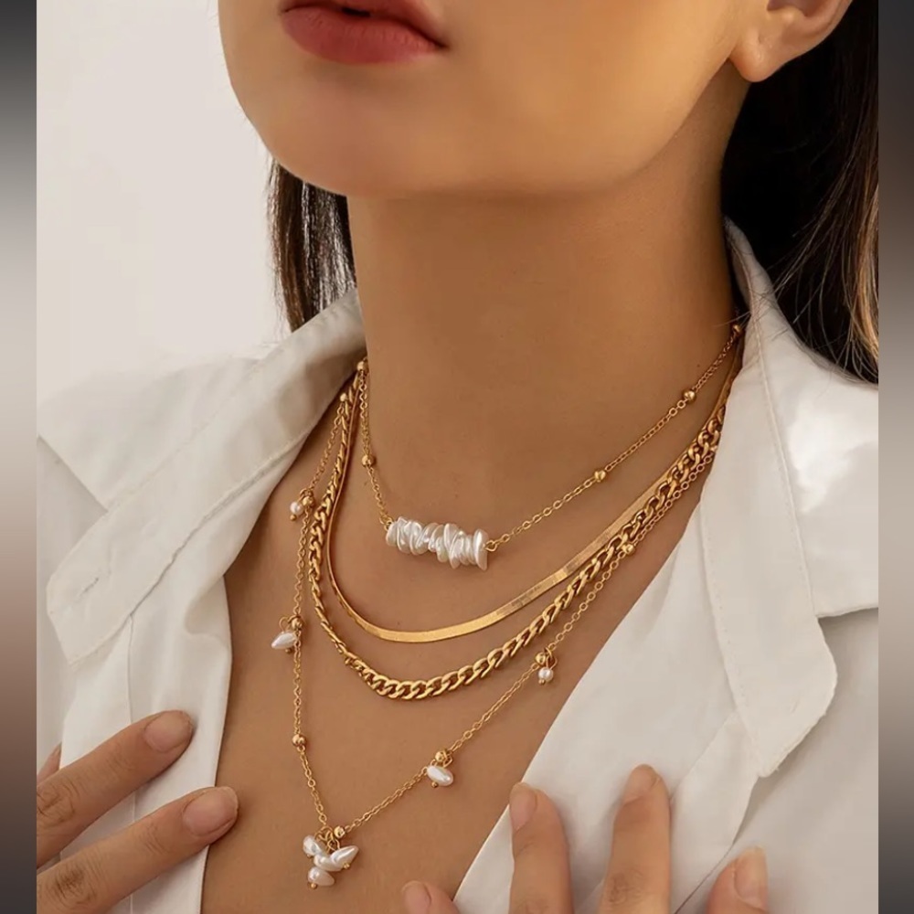 Flirty Layered Tiered 4Pcs Faux Pearl Beading Chain Layered Necklaces Set Gold. - Picture 3 of 4